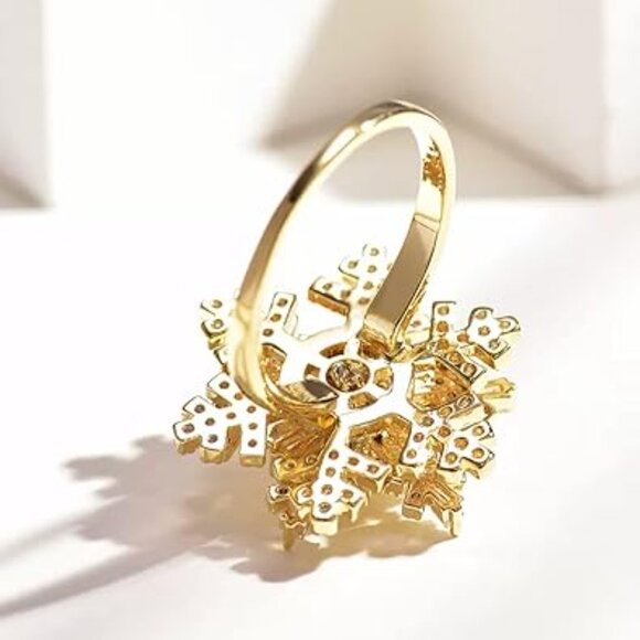 Neiman Marcus 18k Gold Plated Crystal Snowflake Ring - Picture 4 of 4